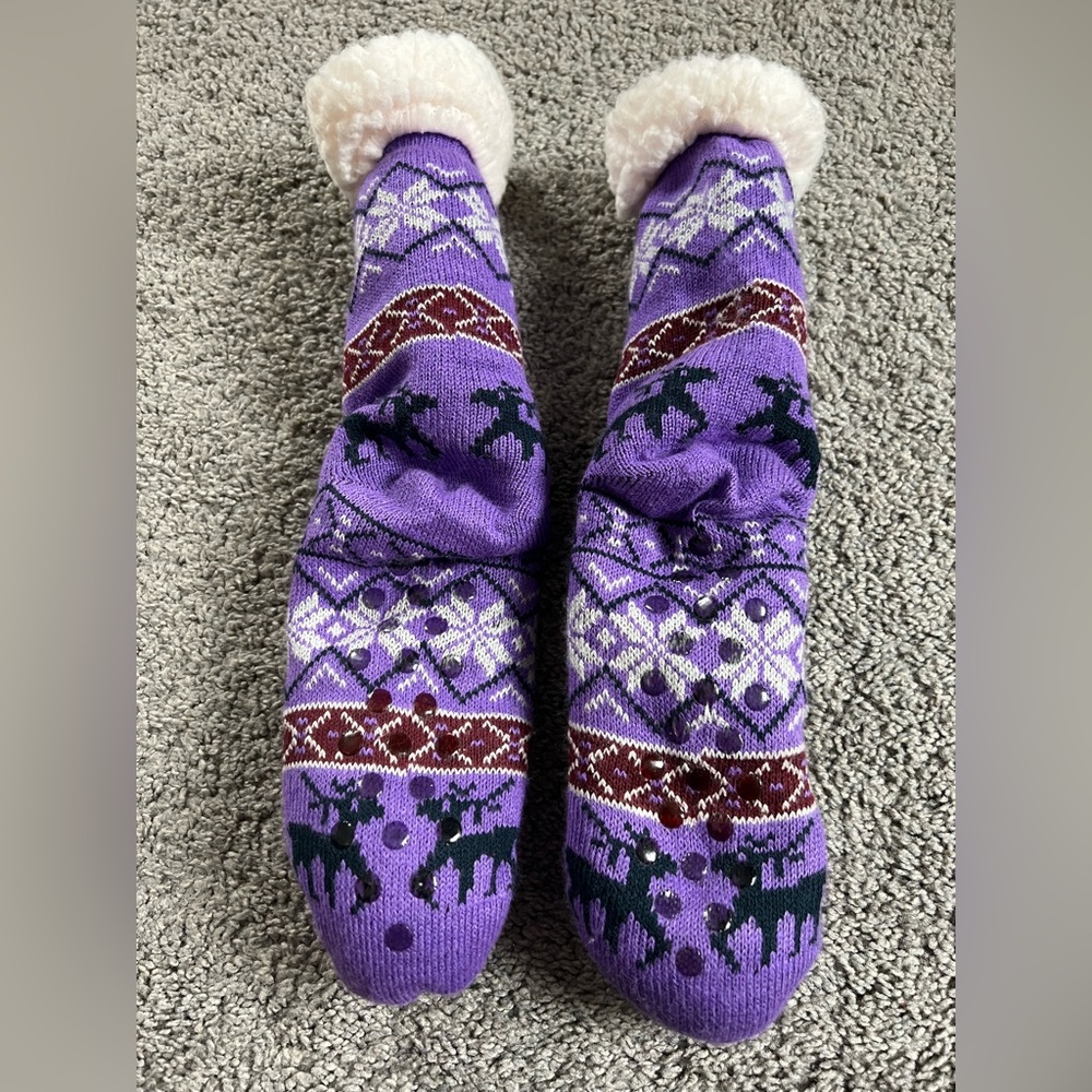 ๐
๐ผ๐Fuzzy Socks ๐
๐ผ๐ - Picture 3 of 6